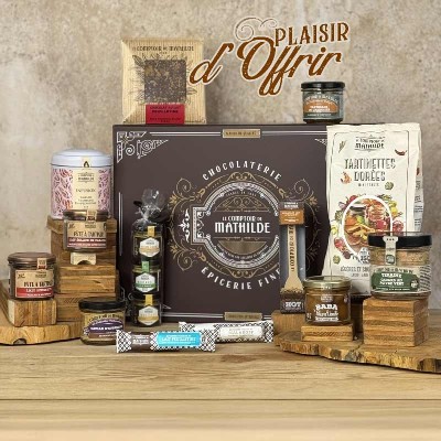 Pleasure to offer gift box